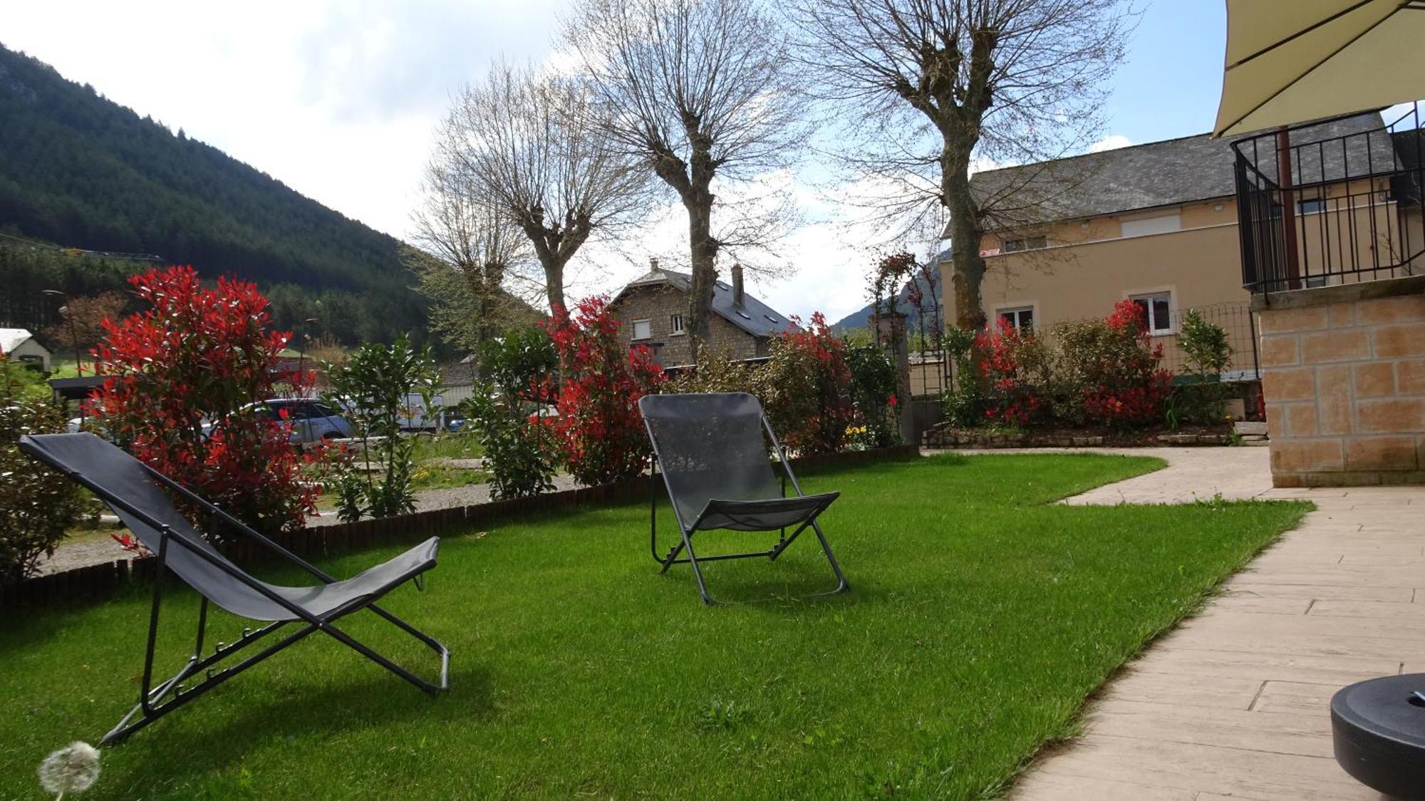 Studio Gites Au Pont De La Gineze Barjac  Exterior foto